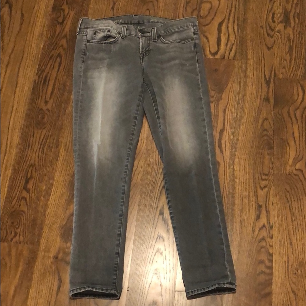 Size 28 gray denim jeans!